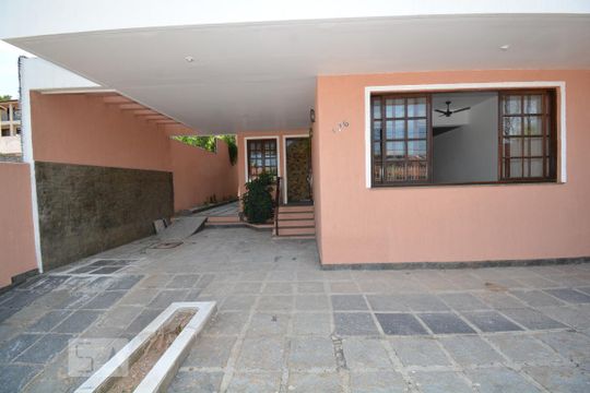 Garagem de casa à venda com 4 quartos, 315m² em Vila Valqueire, Rio de Janeiro