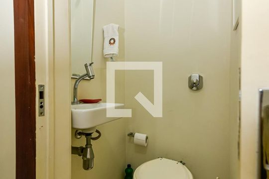 Lavabo de apartamento à venda com 3 quartos, 200m² em Copacabana, Rio de Janeiro