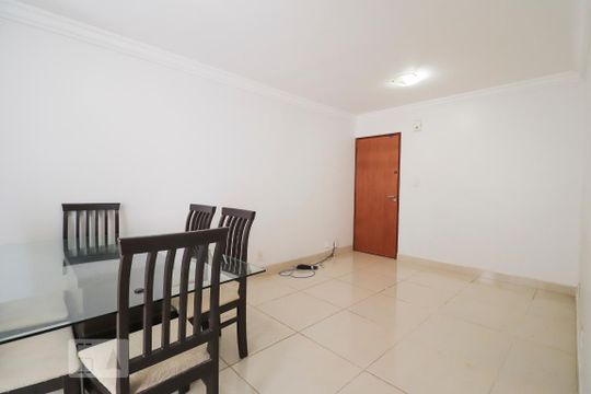 Sala de apartamento para alugar com 3 quartos, 84m² em Setor Urias Magalhães, Goiânia