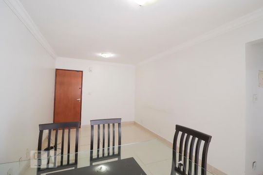 Sala de apartamento para alugar com 3 quartos, 84m² em Setor Urias Magalhães, Goiânia