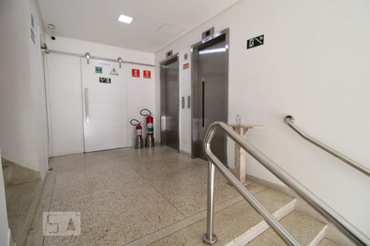 Área comum - Hall dos elevadores de apartamento para alugar com 1 quarto, 40m² em Sumarezinho, São Paulo