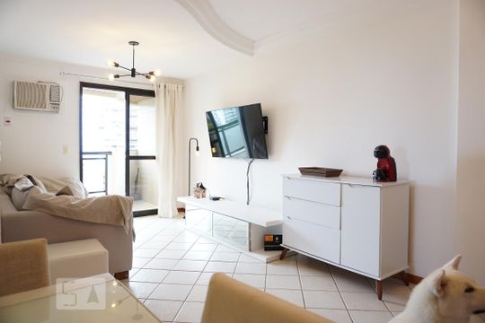 Sala de apartamento para alugar com 3 quartos, 99m² em Barra da Tijuca, Rio de Janeiro