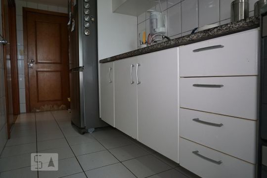 Cozinha - Armários de apartamento para alugar com 3 quartos, 99m² em Barra da Tijuca, Rio de Janeiro