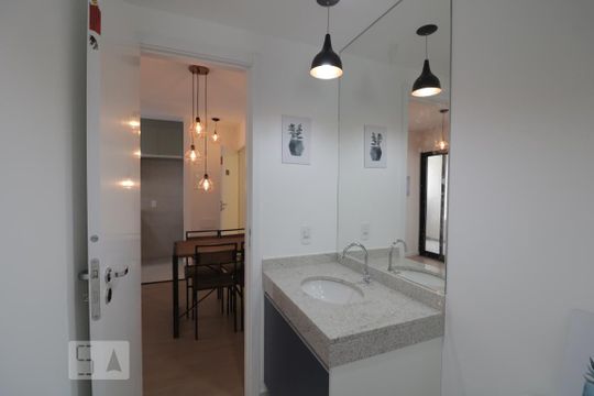 Banheiro de apartamento para alugar com 1 quarto, 40m² em Brás, São Paulo