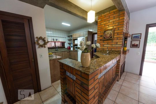 Cozinha de casa à venda com 4 quartos, 217m² em Feitoria, São Leopoldo