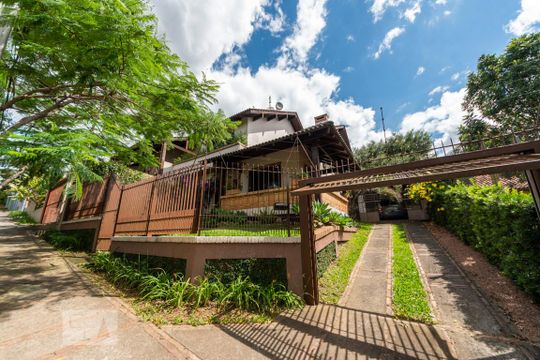 Fachada de casa à venda com 4 quartos, 217m² em Feitoria, São Leopoldo