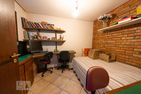 Escritório de casa à venda com 4 quartos, 217m² em Feitoria, São Leopoldo