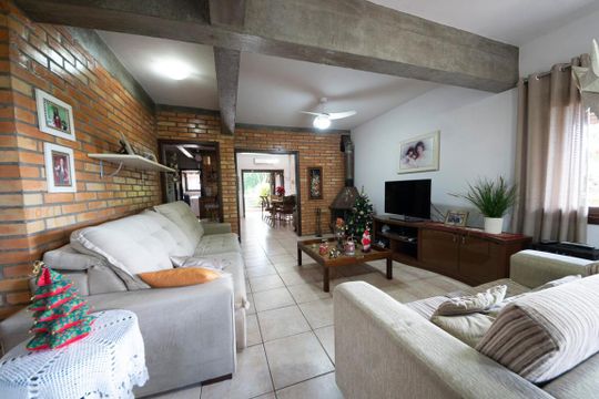 Casa à venda com 4 quartos, 217m² em Feitoria, São Leopoldo