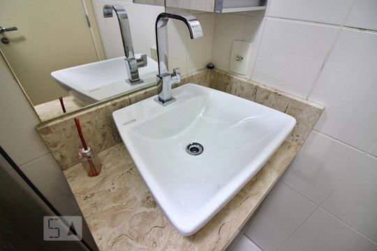 Detalhes do Banheiro de apartamento para alugar com 2 quartos, 49m² em Ferrazópolis, São Bernardo do Campo