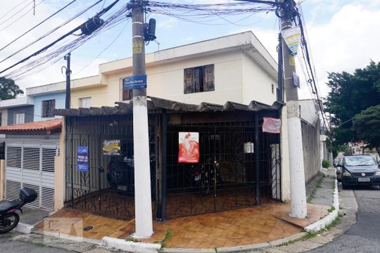 Fachada de casa à venda com 2 quartos, 107m² em Vila Marieta, São Paulo