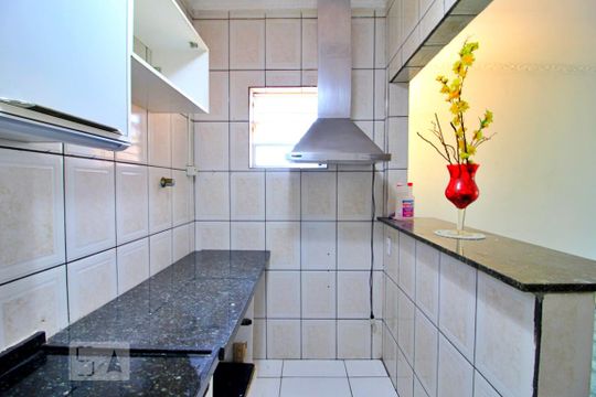 Cozinha de casa para alugar com 2 quartos, 125m² em Jardim Rina, Santo André