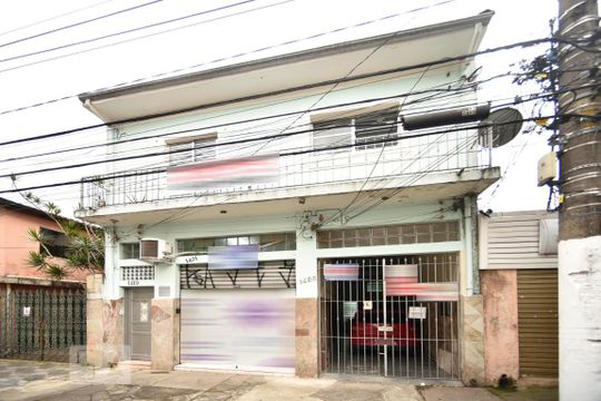 Fachada de casa à venda com 3 quartos, 300m² em Vila Gomes Cardim, São Paulo