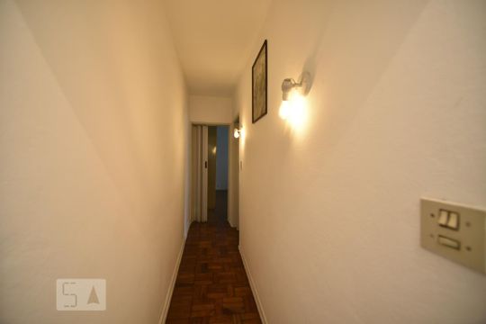 Corredor de casa à venda com 3 quartos, 300m² em Vila Gomes Cardim, São Paulo