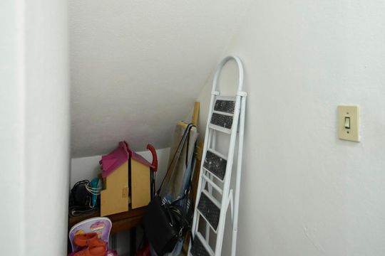 Depósito sob a escada de casa à venda com 3 quartos, 300m² em Vila Gomes Cardim, São Paulo