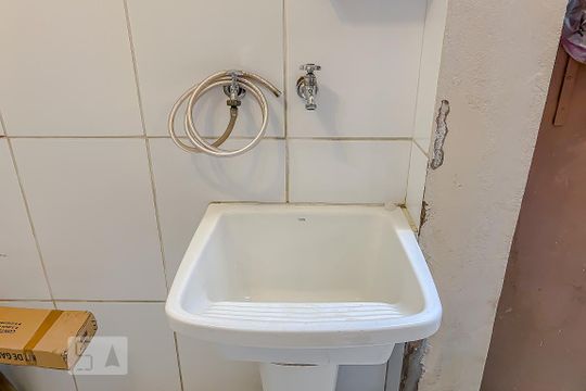 Detalhe Lavanderia de casa de condomínio para alugar com 2 quartos, 160m² em Mooca, São Paulo