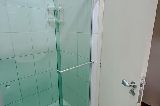 Banheiro de casa de condomínio para alugar com 2 quartos, 160m² em Mooca, São Paulo