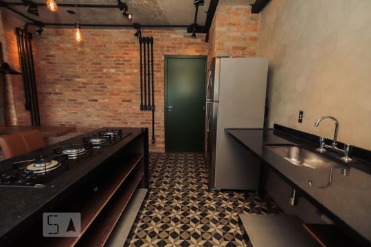 Cozinha de apartamento para alugar com 1 quarto, 55m² em Vila Anastácio, São Paulo