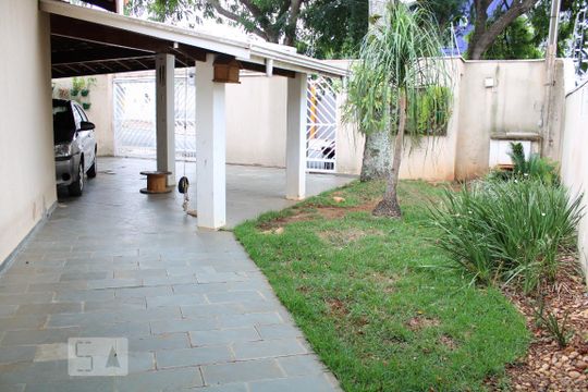 Jardim de casa à venda com 3 quartos, 380m² em Vila Brandina, Campinas