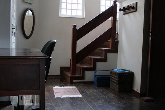 Hall dos quartos de casa à venda com 3 quartos, 380m² em Vila Brandina, Campinas