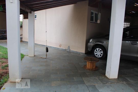 Garagem de casa à venda com 3 quartos, 380m² em Vila Brandina, Campinas