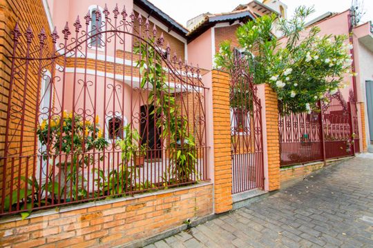 Fachada de casa à venda com 5 quartos, 165m² em Vila Metalurgica, Santo André