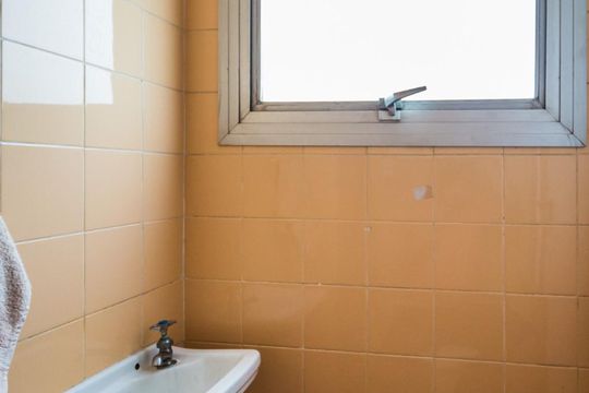 Banheiro de Serviço de apartamento à venda com 4 quartos, 132m² em Centro, Campinas
