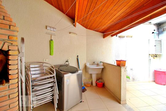 Área de Serviço de casa à venda com 3 quartos, 198m² em Vila Alice, Santo André