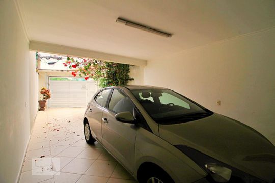 Garagem de casa à venda com 3 quartos, 198m² em Vila Alice, Santo André