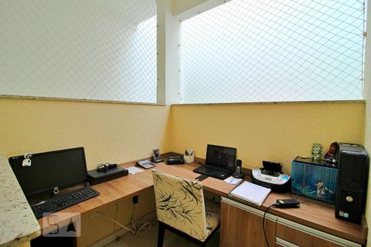 Escritório de casa à venda com 3 quartos, 198m² em Vila Alice, Santo André