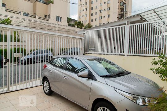 Garagem de casa à venda com 3 quartos, 146m² em Cidade Vargas, São Paulo