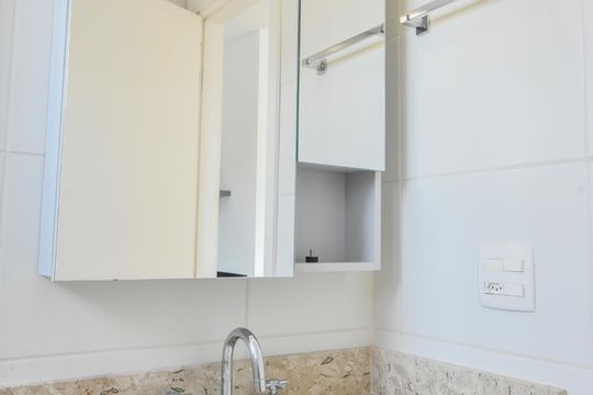 Banheiro de apartamento para alugar com 1 quarto, 45m² em Cidade Monções, São Paulo