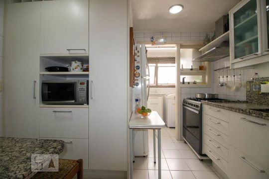 Cozinha de apartamento à venda com 3 quartos, 122m² em Auxiliadora, Porto Alegre