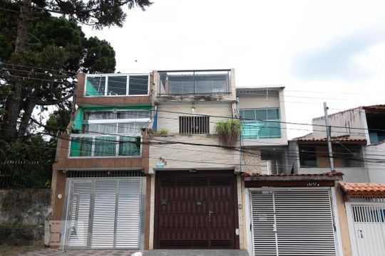 Fachada de casa à venda com 3 quartos, 175m² em Itaquera, São Paulo