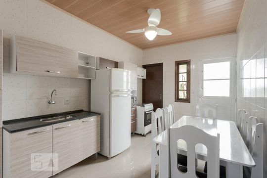 Cozinha de casa à venda com 2 quartos, 110m² em Rubem Berta, Porto Alegre