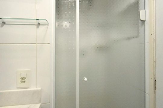 Banheiro de apartamento para alugar com 3 quartos, 61m² em Vila Esperança, São Paulo