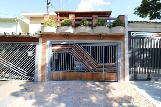 Fachada  de casa à venda com 4 quartos, 285m² em Vila Romana, São Paulo