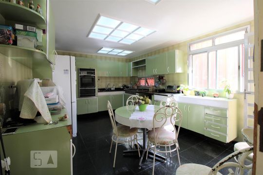 Cozinha  de casa à venda com 4 quartos, 285m² em Vila Romana, São Paulo