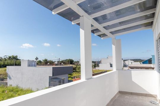 Sacada de casa à venda com 3 quartos, 145m² em Hípica, Porto Alegre