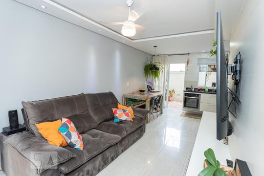 Sala e cozinha integradas de casa de condomínio à venda com 3 quartos, 100m² em Casa Verde Média, São Paulo