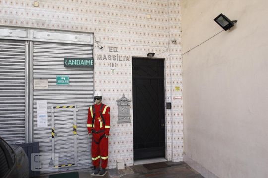 Entrada de apartamento à venda com 1 quarto, 37m² em Centro, Rio de Janeiro