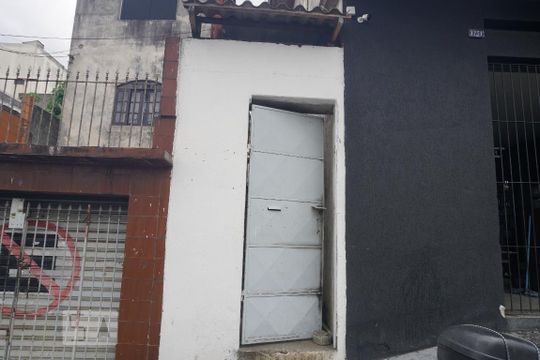 Fachada de casa para alugar com 1 quarto, 40m² em Parque Boturussu, São Paulo