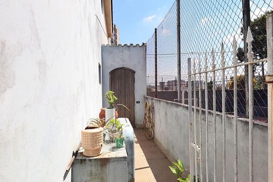 Quintal de casa à venda com 4 quartos, 401m² em Utinga, Santo André