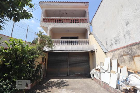 Fachada de casa à venda com 4 quartos, 401m² em Utinga, Santo André