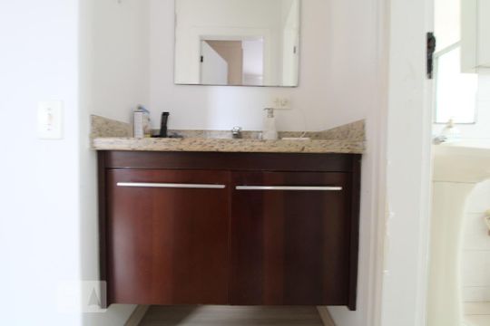 Lavabo de apartamento para alugar com 2 quartos, 64m² em Jardim Promissão, São Paulo