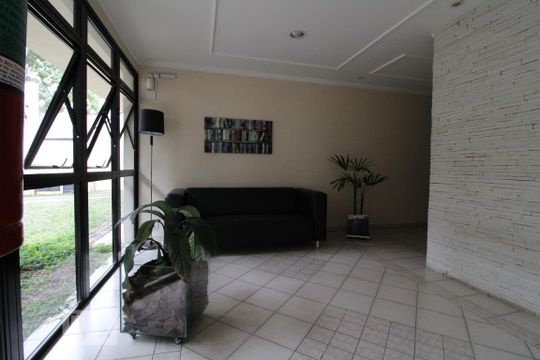 Hall de entrada de apartamento para alugar com 2 quartos, 64m² em Jardim Promissão, São Paulo