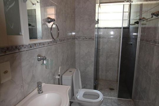 Banheiro 1 de casa à venda com 3 quartos, 450m² em Jardim das Paineiras, Campinas