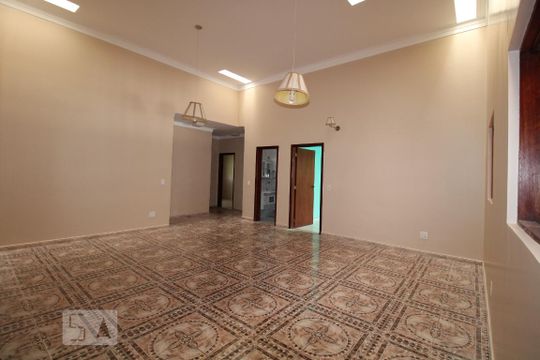 Sala de Tv de casa à venda com 3 quartos, 450m² em Jardim das Paineiras, Campinas