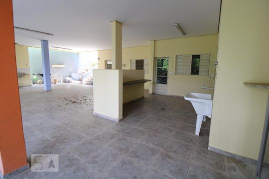Área de serviço de casa à venda com 3 quartos, 450m² em Jardim das Paineiras, Campinas