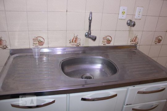 Pia de kitnet/studio para alugar com 1 quarto, 46m² em Centro, Campinas