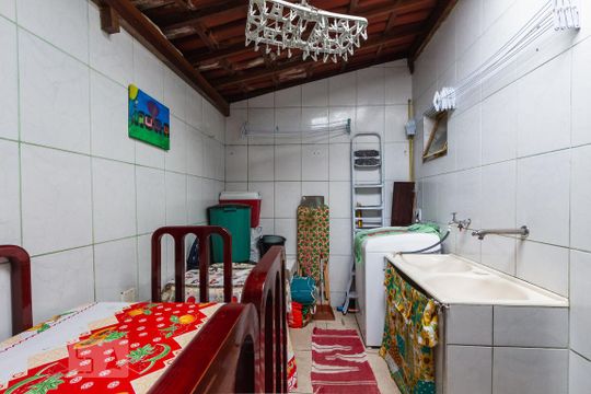 Casa à venda com 2 quartos, 58m² em Copacabana, Belo Horizonte